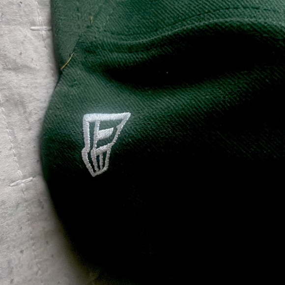 Green Bay Packer Fans size 7 55.8 cm. Medium size cap. Very nice and stylish.. - Picture 3 of 5